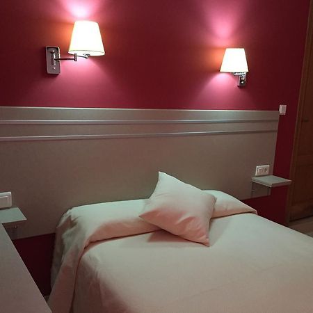 Hotel Carmen Teresa Torremolinos Bagian luar foto