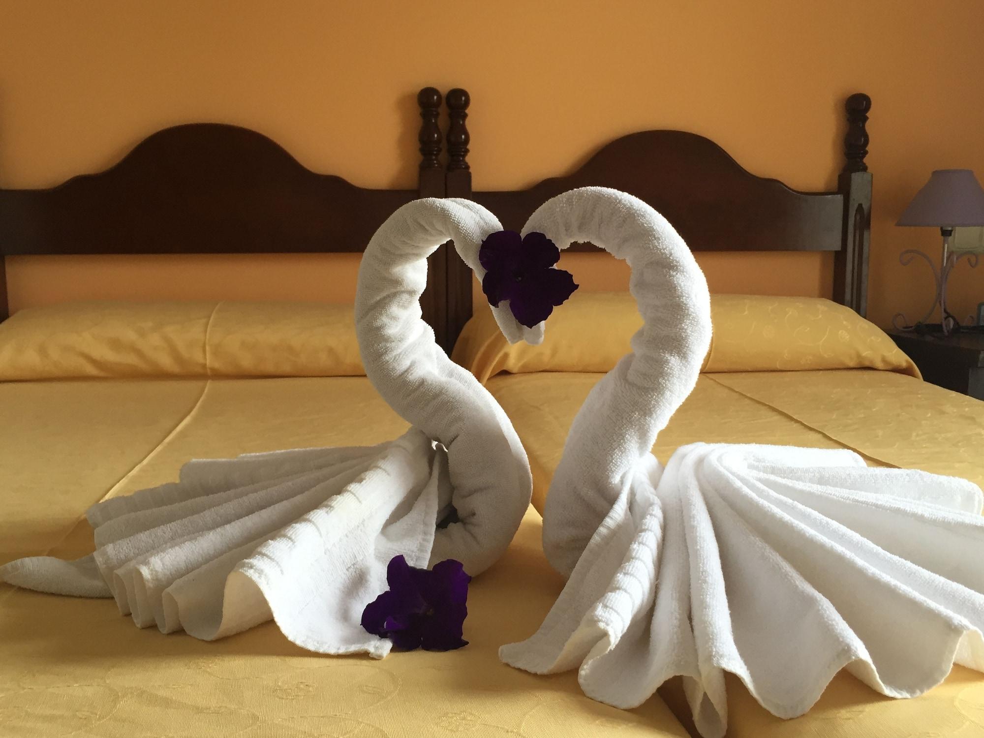 Hotel Carmen Teresa Torremolinos Bagian luar foto