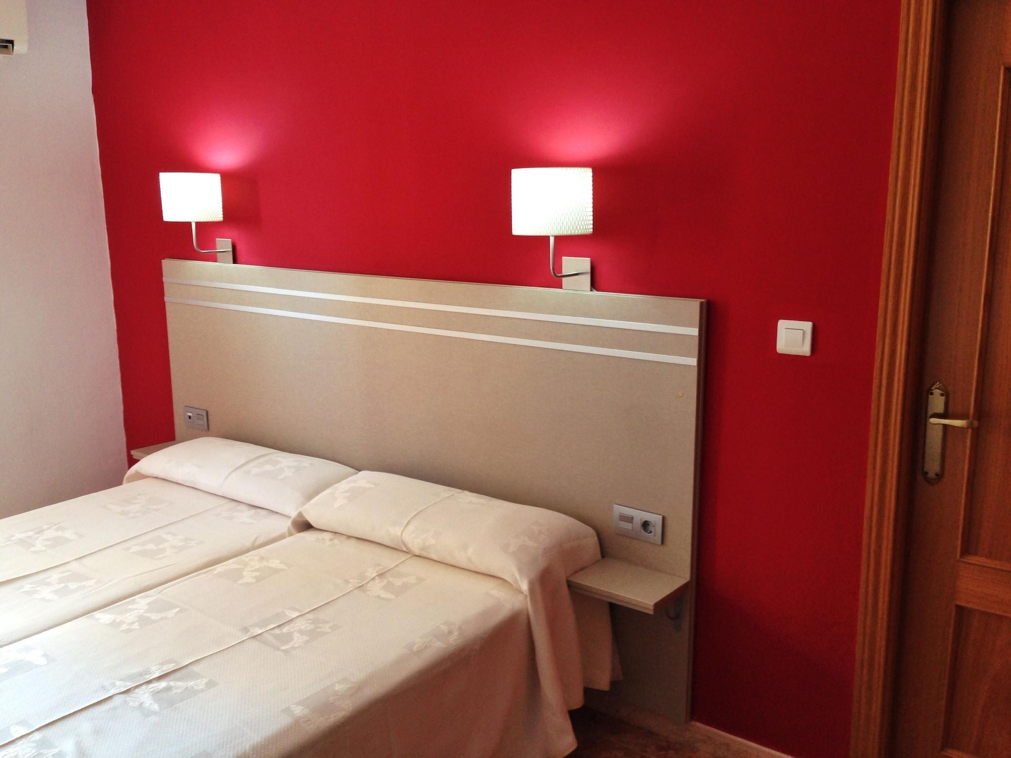 Hotel Carmen Teresa Torremolinos Bagian luar foto