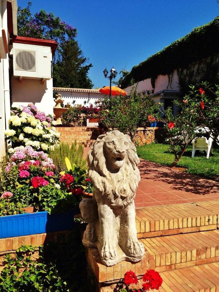 Hotel Carmen Teresa Torremolinos Bagian luar foto