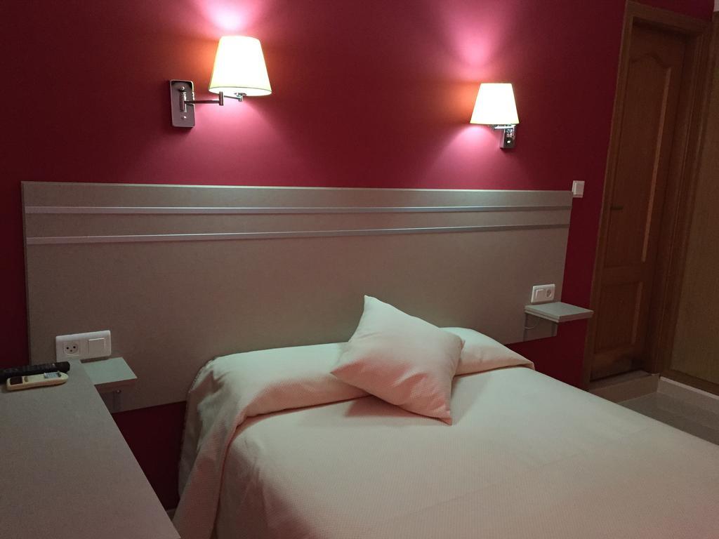 Hotel Carmen Teresa Torremolinos Bagian luar foto