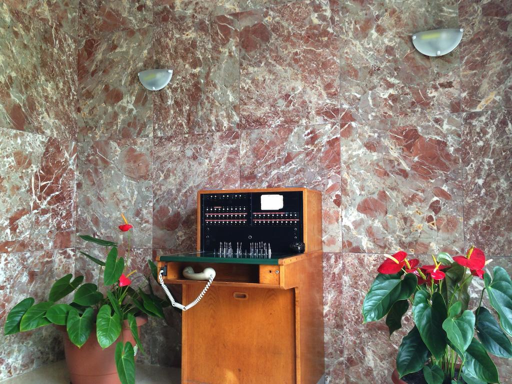 Hotel Carmen Teresa Torremolinos Bagian luar foto