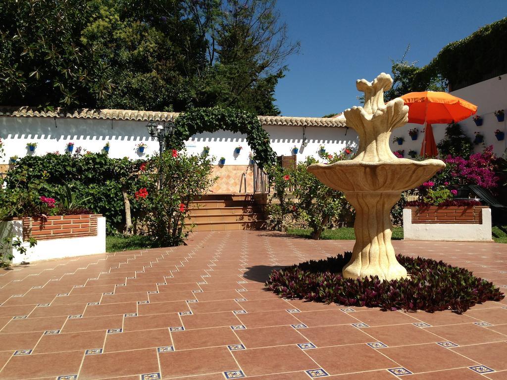 Hotel Carmen Teresa Torremolinos Bagian luar foto