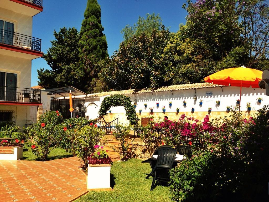 Hotel Carmen Teresa Torremolinos Bagian luar foto