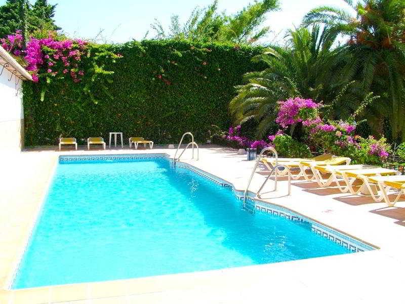 Hotel Carmen Teresa Torremolinos Bagian luar foto