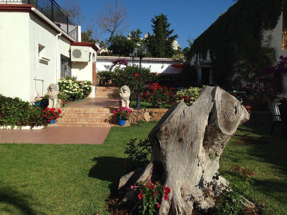 Hotel Carmen Teresa Torremolinos Bagian luar foto