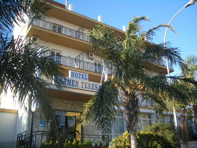 Hotel Carmen Teresa Torremolinos Bagian luar foto