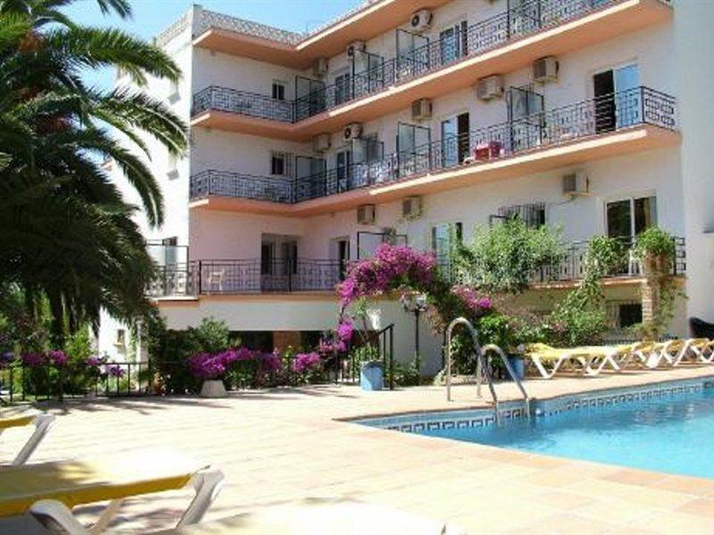 Hotel Carmen Teresa Torremolinos Bagian luar foto
