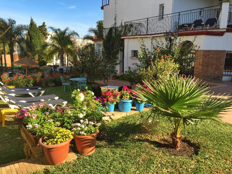 Hotel Carmen Teresa Torremolinos Bagian luar foto