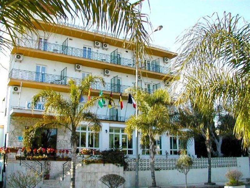Hotel Carmen Teresa Torremolinos Bagian luar foto