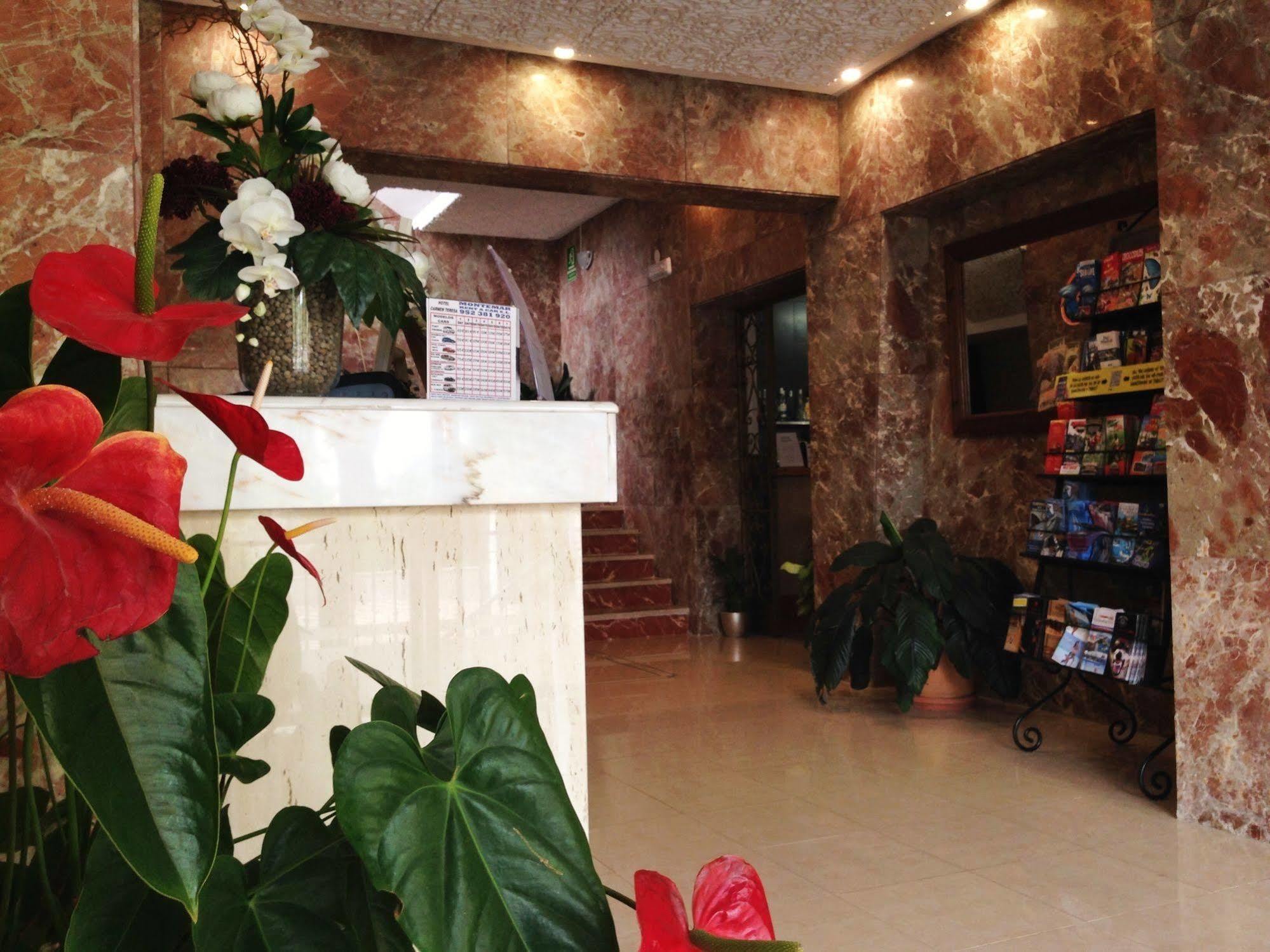 Hotel Carmen Teresa Torremolinos Bagian luar foto