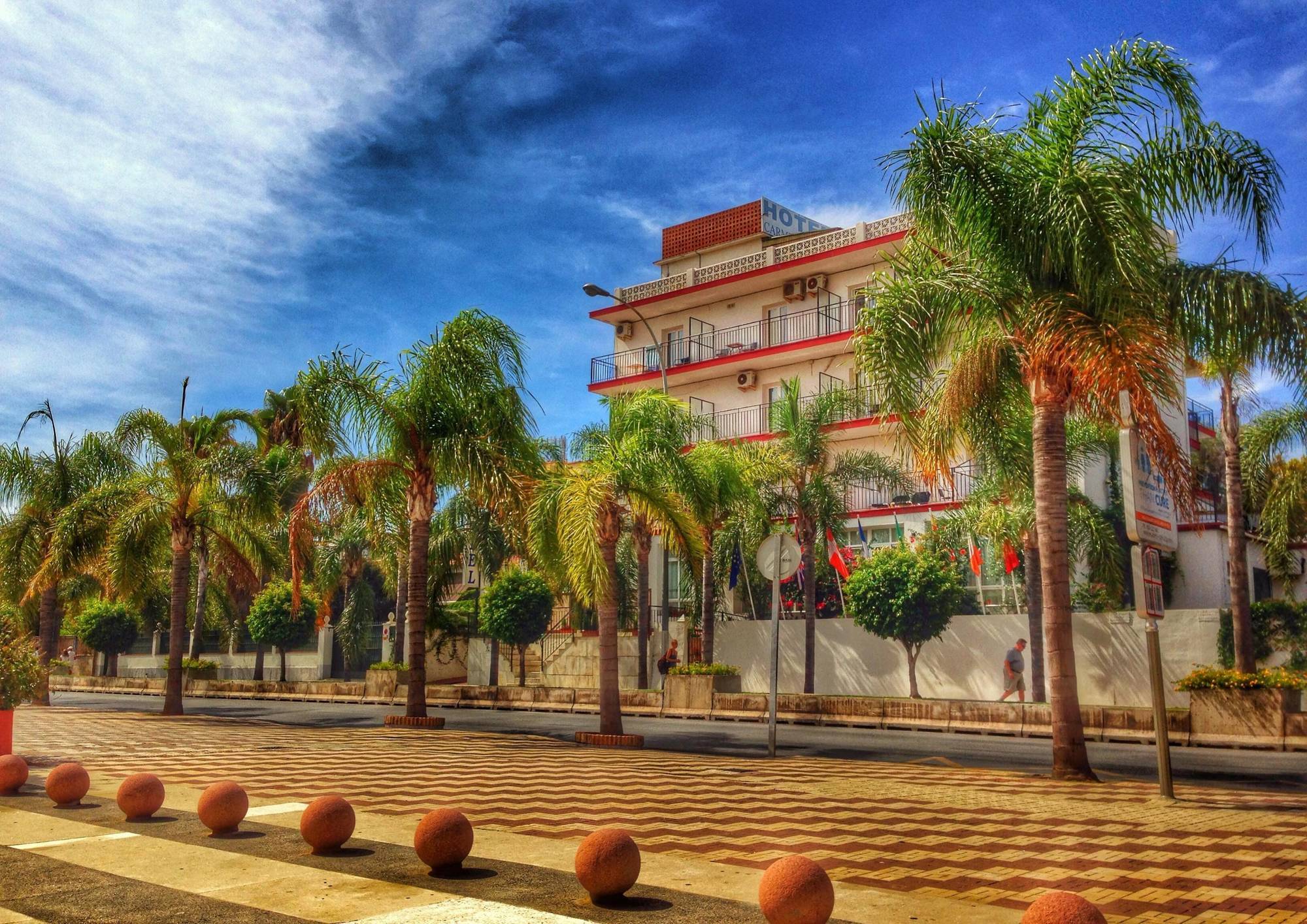 Hotel Carmen Teresa Torremolinos Bagian luar foto